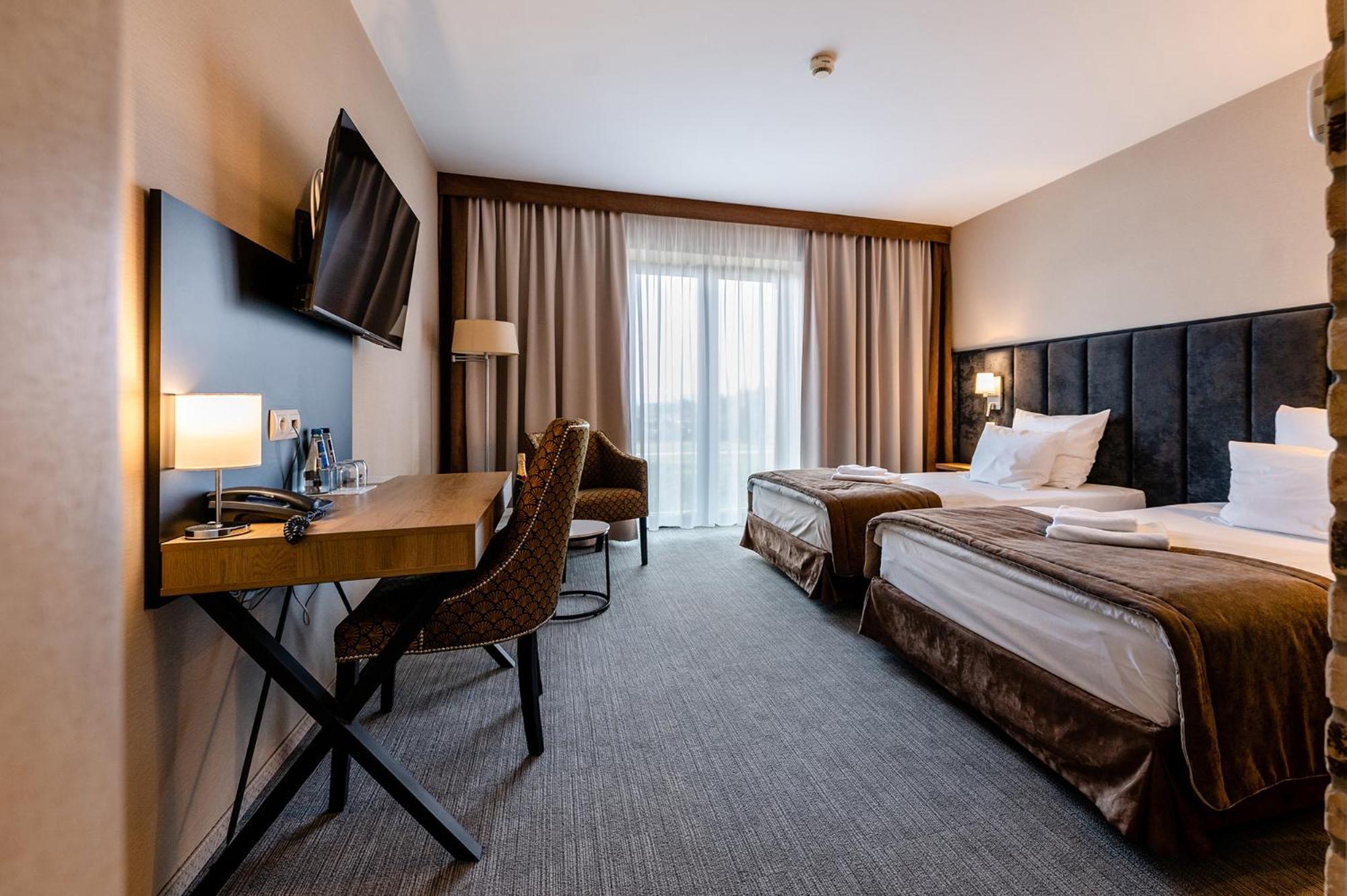 Hotel Alhar Lubliniec Extérieur photo