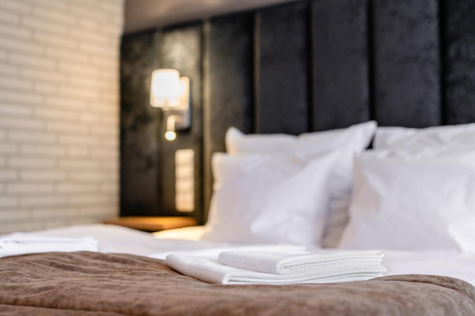 Hotel Alhar Lubliniec Extérieur photo